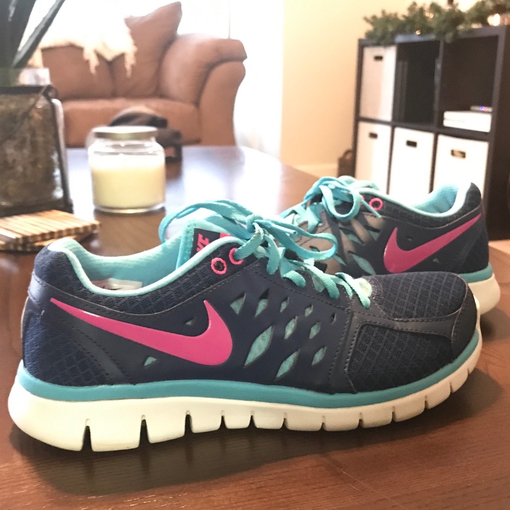 Size 8.5 Nike Flex 2013 Run Tennis Shoes